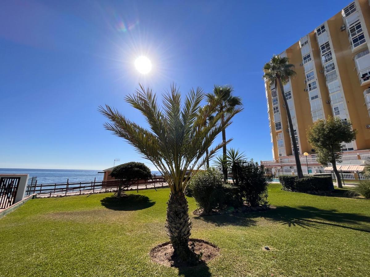 Studio On The Beach Front Daire Málaga Dış mekan fotoğraf